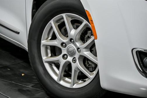 2020 Chrysler Pacifica Touring L