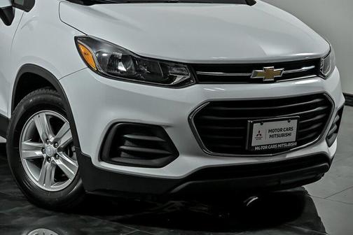 Summit White 2019 Chevrolet Trax LS