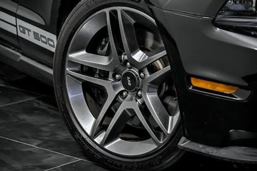 2010 Ford Shelby GT500 Base