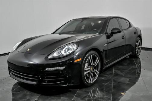 2016 Porsche Panamera Edition