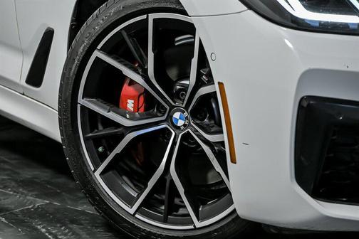 2022 BMW 530 i xDrive