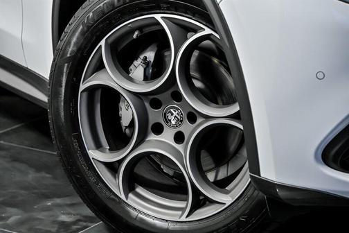 2022 Alfa Romeo Stelvio Ti
