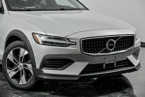 2020 Volvo V60 Cross Country T5