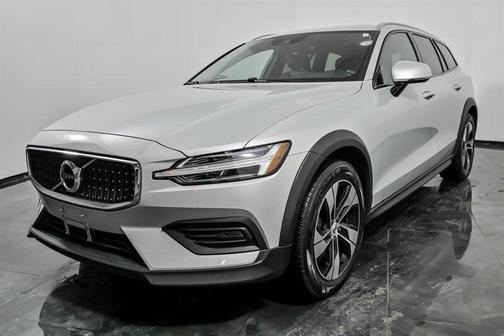 2020 Volvo V60 Cross Country T5