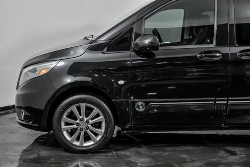 2016 Mercedes-Benz Metris Base