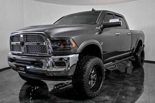 2017 RAM 2500 Laramie Crew Cab 4x4 6'4' Box