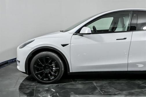 Pearl White Multi-Coat 2021 Tesla Model Y Long Range Dual Motor All-Wheel Drive