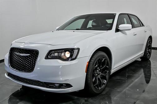 Bright White Clearcoat 2019 Chrysler 300 S