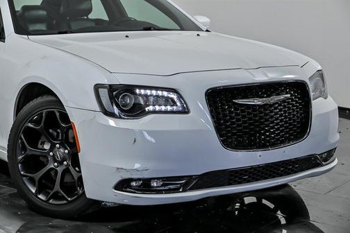 Bright White Clearcoat 2019 Chrysler 300 S