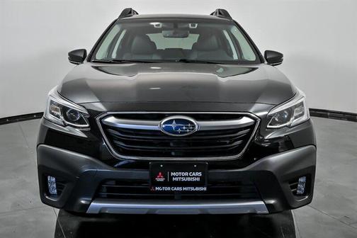 Crystal Black Silica 2022 Subaru Outback Limited XT
