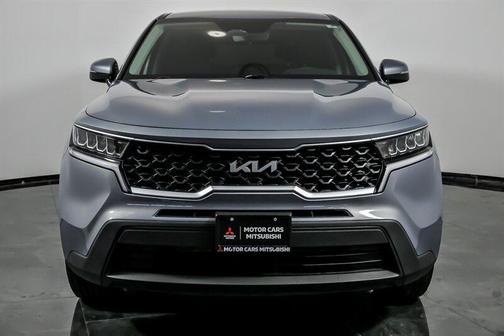 Everlasting Silver 2022 Kia Sorento LX