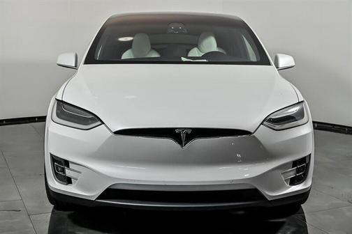 Pearl White Multi-Coat 2017 Tesla Model X 75D