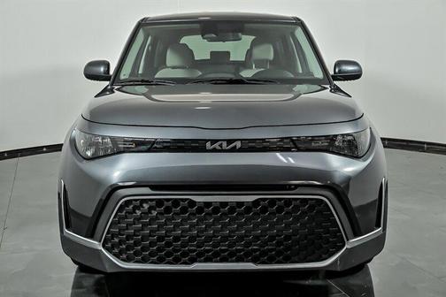 Gravity Gray 2023 Kia Soul LX