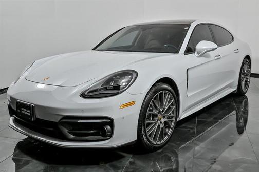 2023 Porsche Panamera Platinum Edition