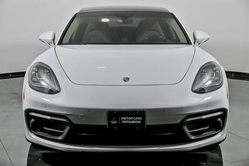 2023 Porsche Panamera Platinum Edition