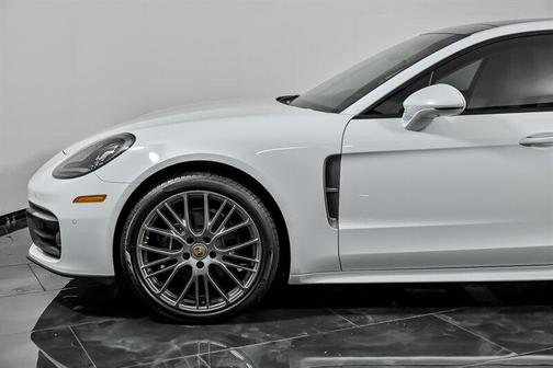 2023 Porsche Panamera Platinum Edition