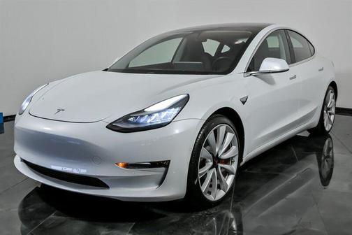Pearl White Multi-Coat 2018 Tesla Model 3 Performance