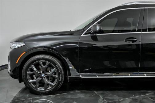Black Sapphire Metallic 2019 BMW X7 xDrive40i