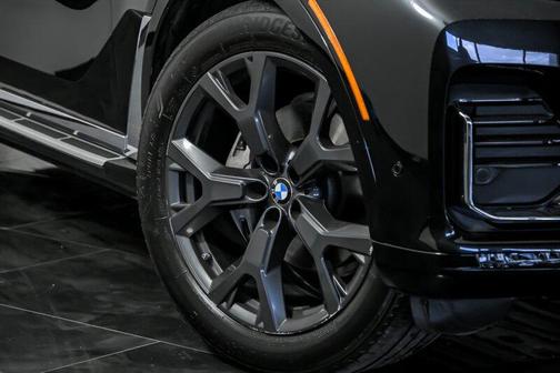 Black Sapphire Metallic 2019 BMW X7 xDrive40i