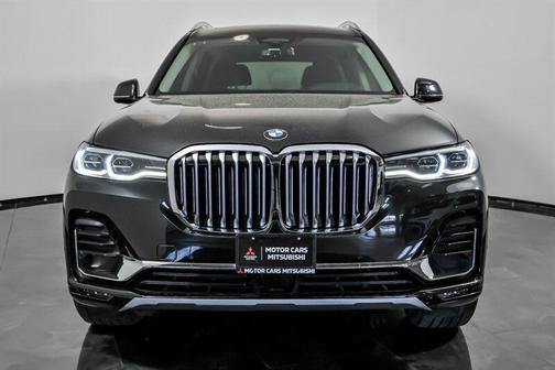 Black Sapphire Metallic 2019 BMW X7 xDrive40i