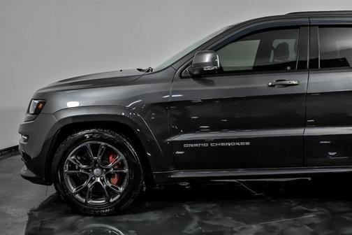 Granite Crystal Metallic Clearcoat 2016 Jeep Grand Cherokee SRT