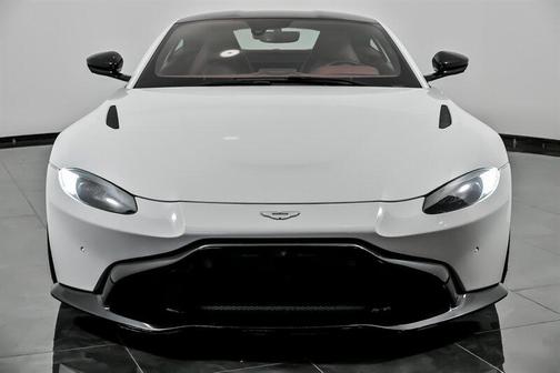 2021 Aston Martin Vantage Base