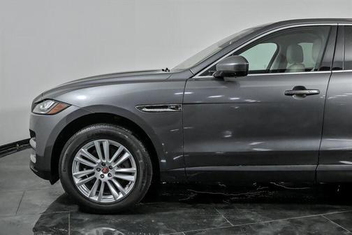 2017 Jaguar F-PACE 35t Prestige