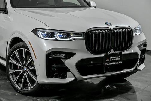 2022 BMW X7 M50i
