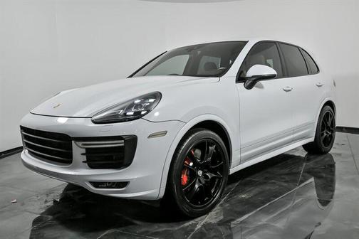 2016 Porsche Cayenne GTS