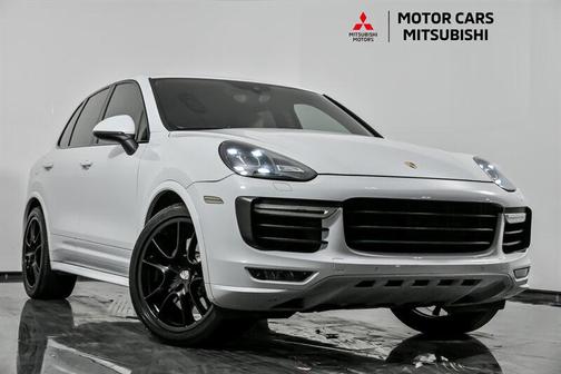 2016 Porsche Cayenne GTS