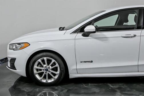 Oxford White 2019 Ford Fusion Hybrid SE