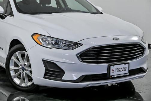 Oxford White 2019 Ford Fusion Hybrid SE