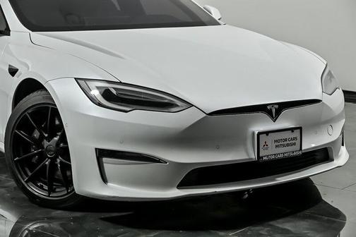 Pearl White Multi-Coat 2021 Tesla Model S Plaid