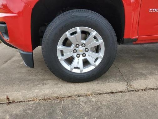 Photo 3 of 40 of 2020 Chevrolet Colorado LT