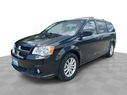 Black Onyx Crystal Pearlcoat 2019 Dodge Grand Caravan SXT