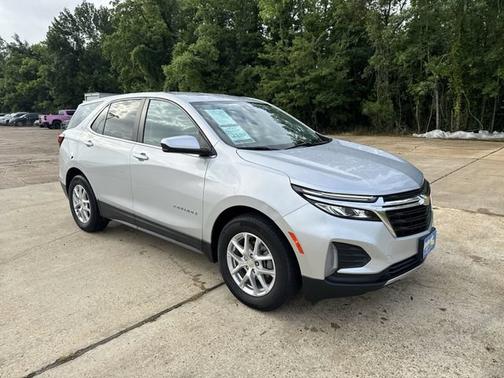 Silver Ice Metallic 2022 Chevrolet Equinox LT