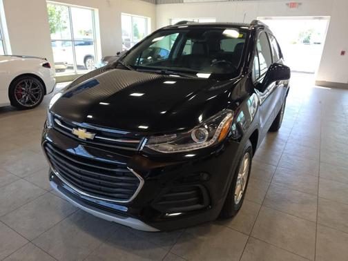 Mosaic Black Metallic 2020 Chevrolet Trax LT