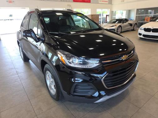 Mosaic Black Metallic 2020 Chevrolet Trax LT