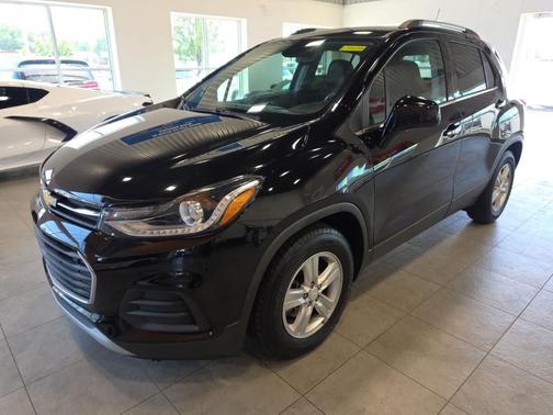 Mosaic Black Metallic 2020 Chevrolet Trax LT