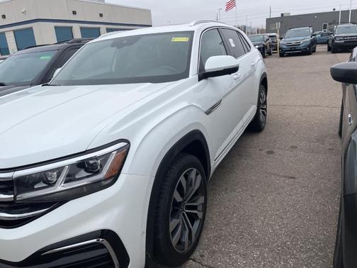 2023 Volkswagen Atlas Cross Sport 3.6L V6 SEL Premium R-Line