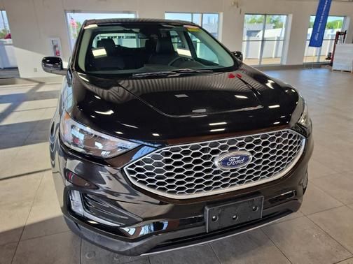 Agate Black Metallic 2024 Ford Edge SEL