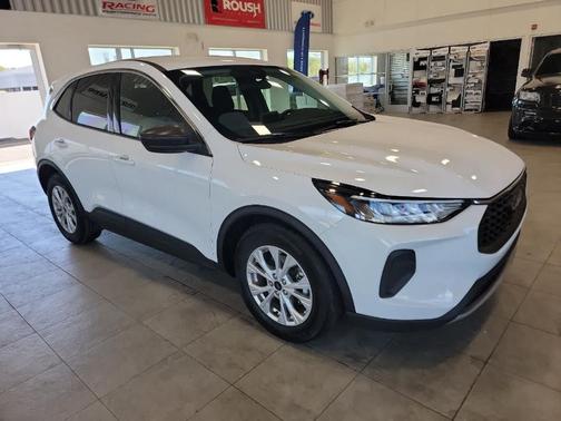 Oxford White 2023 Ford Escape Active