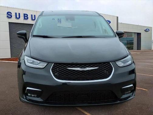 2024 Chrysler Pacifica Touring-L