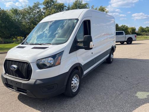 2024 Ford Transit-250 148 WB Medium Roof Cargo