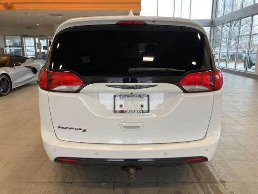 2018 Chrysler Pacifica Touring-L Plus