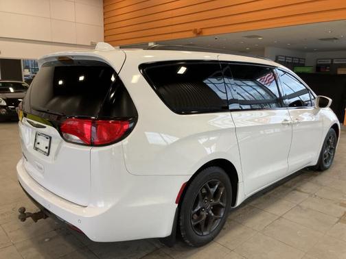 2018 Chrysler Pacifica Touring-L Plus