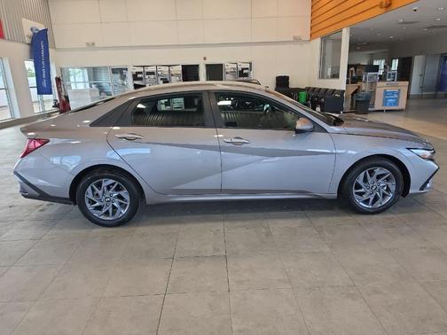 Metal 2024 Hyundai ELANTRA SEL