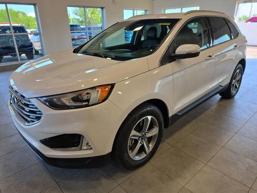 White Platinum Tri-Coat Metallic 2019 Ford Edge SEL
