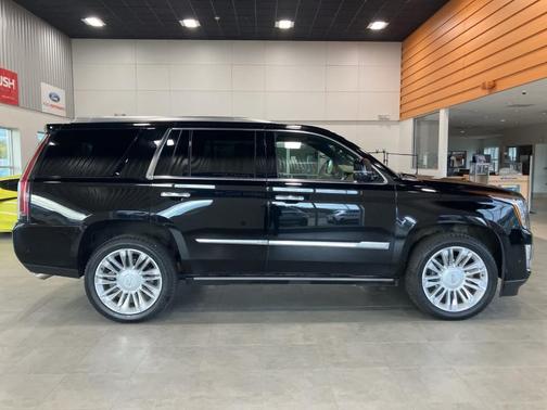 2019 Cadillac Escalade Platinum