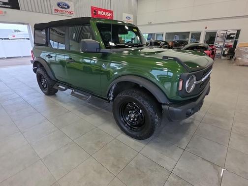Eruption Green Metallic 2023 Ford Bronco Black Diamond